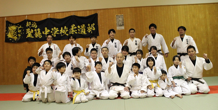 ���Ē��_���X�|�[�c���N�c